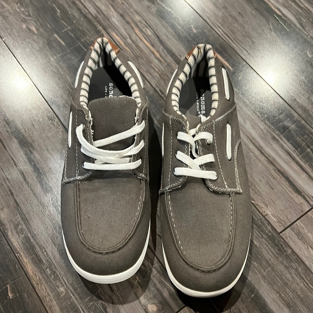 Boat shoes size 7